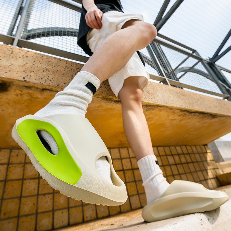 Gacimy Men's Thick Bottom Slippers Fashion Outdoor Sports Sandals Summer New EVA Beach Shoes Soft Cloud Men Platform Home Slides