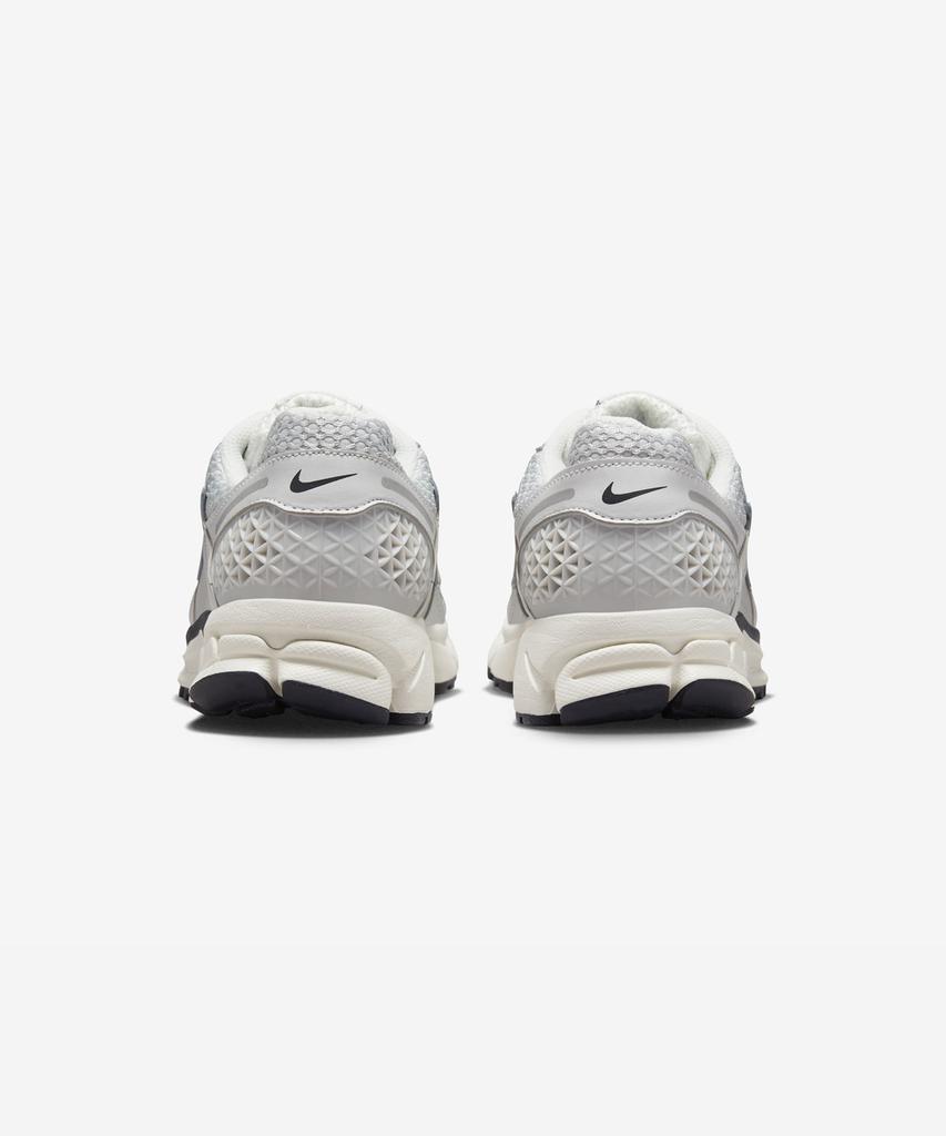 Nike Zoom Vomero 5 W - Photon Dust:Gridiron:Sail:Chrome / Fd0884-025