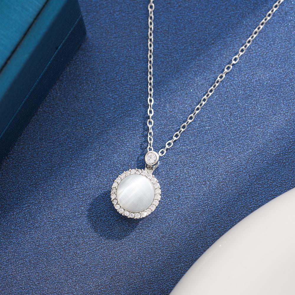 Fashionable Women s Titanium Steel Necklace with Cat s Eye Stone & Zircon - Celebrity Style, Versatile Design