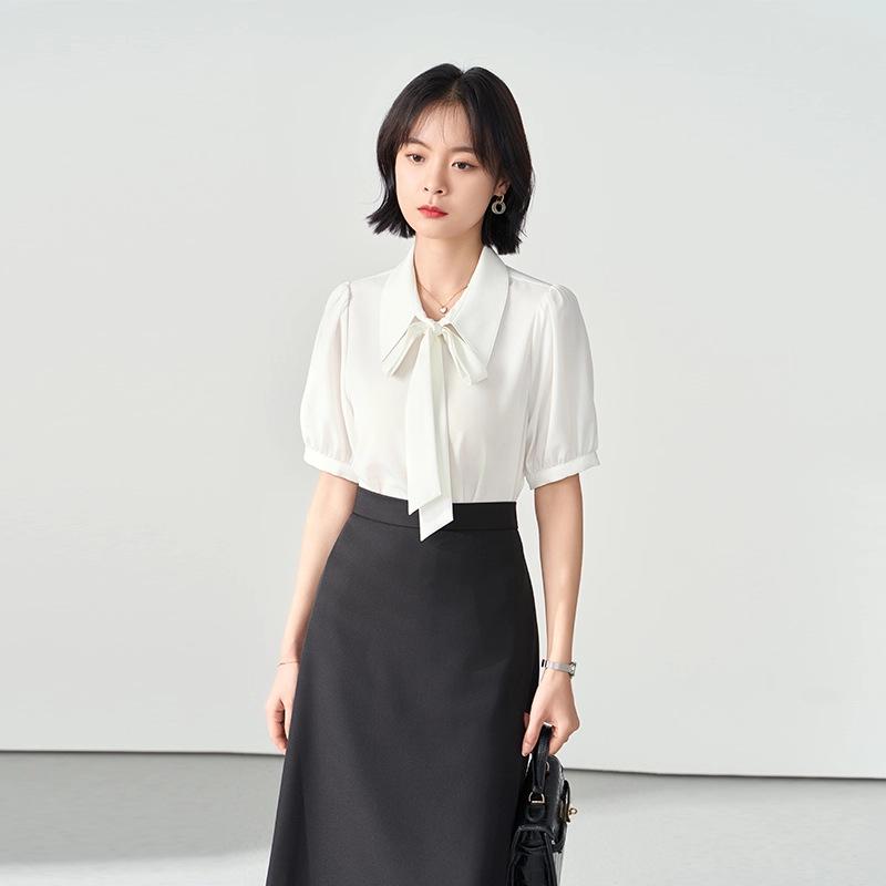 White Bow Short-Sleeve Women's Chiffon Top - Perfect for Professional Summer Wear and Interviews