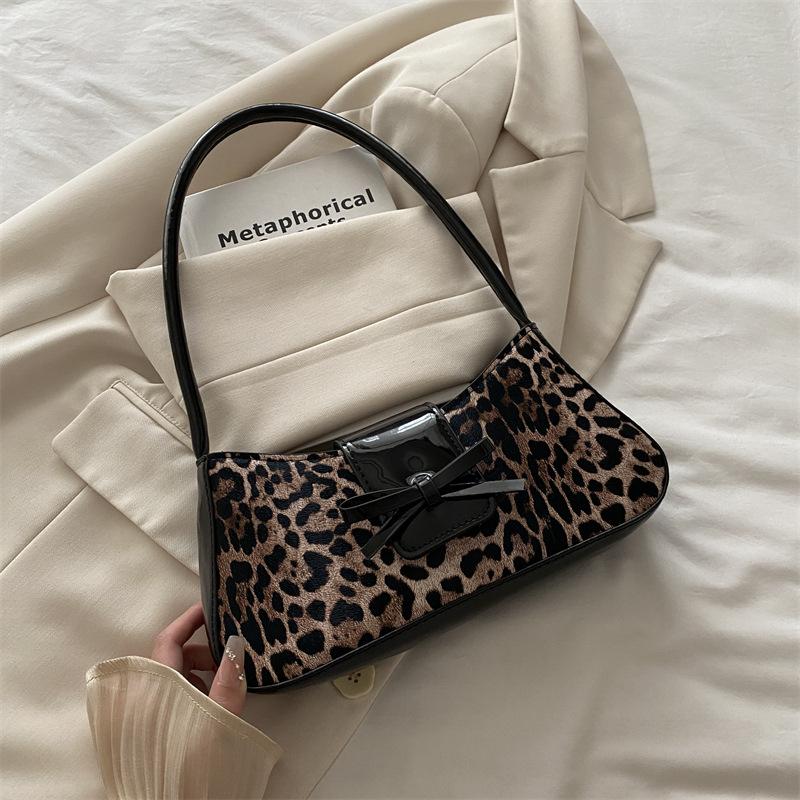 

Niche leopard print design armpit bag new temperament commuter texture handbag versatile shoulder bag women