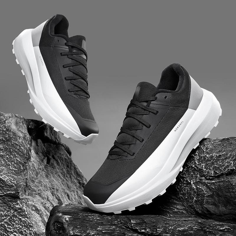 Hiking Shoes for Men Outdoor Trekking Sneakers Lightweight Anti-Slip Walking Excellent Ventilation and Durable Design