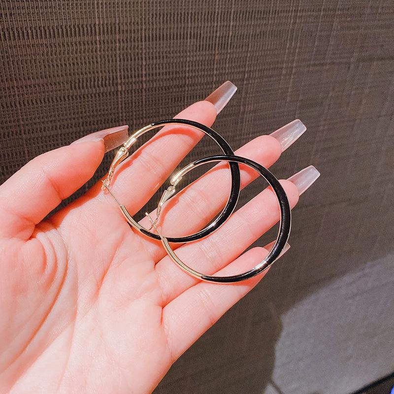 

Women s High-end Drop Glazed Large Circular Earrings чёрный