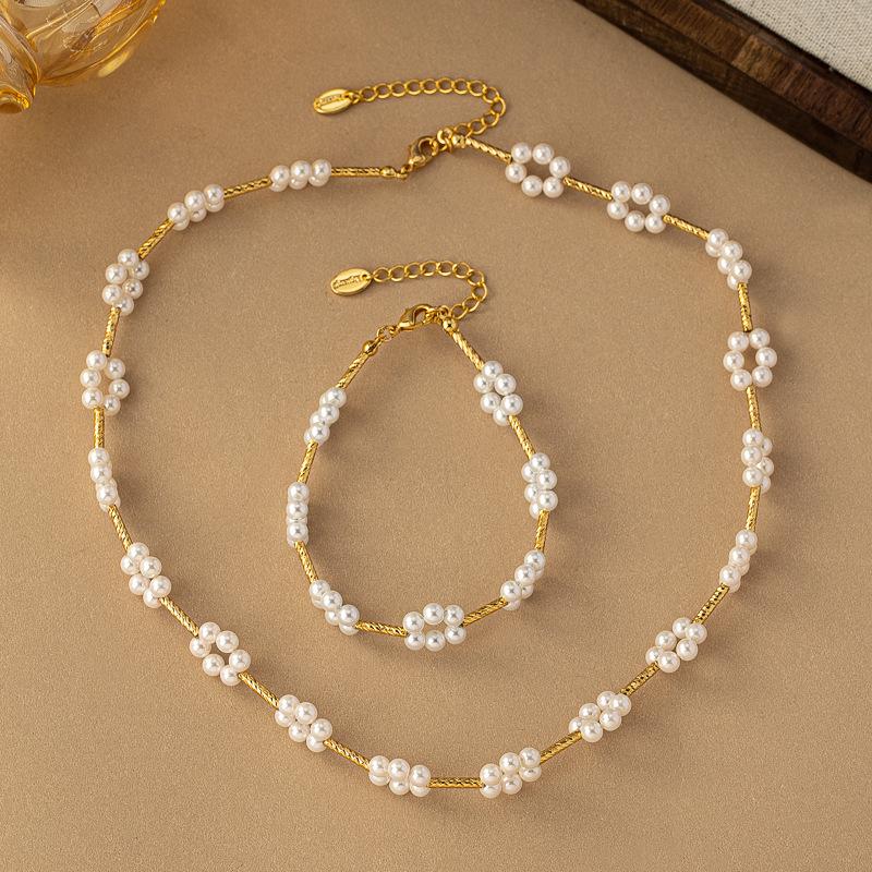 French Shijia Vintage Pearl Bracelet & Necklace Set - Elegant Women's Niche, Simple Cold Style Clavicle Chain.