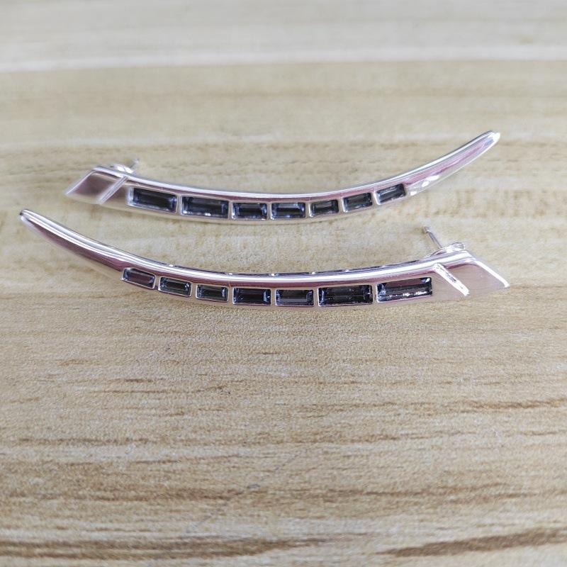 2026 new best-selling niche design high-quality gemstone earrings, suitable for daily casual wear