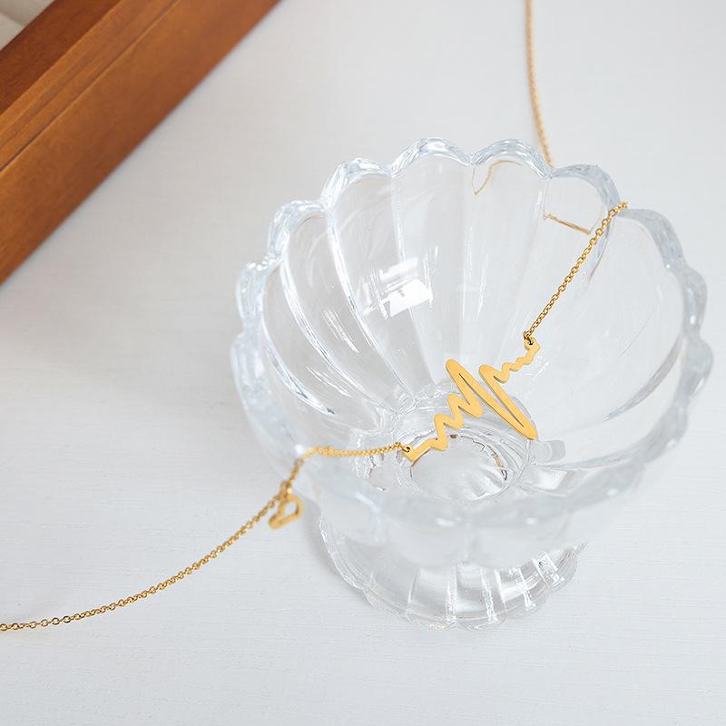 New Chinese Retro Wave Curve Pendant Necklace Love Titanium Steel 18K Jinxi Empress Dowager Personality And Temperament Versatile Woman