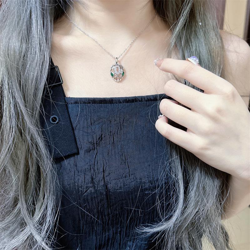 Elegant Snake-Shaped Clavicle Necklace for Women - Crystal, Light Luxury, Niche Design, Exquisite Sweater Chain.