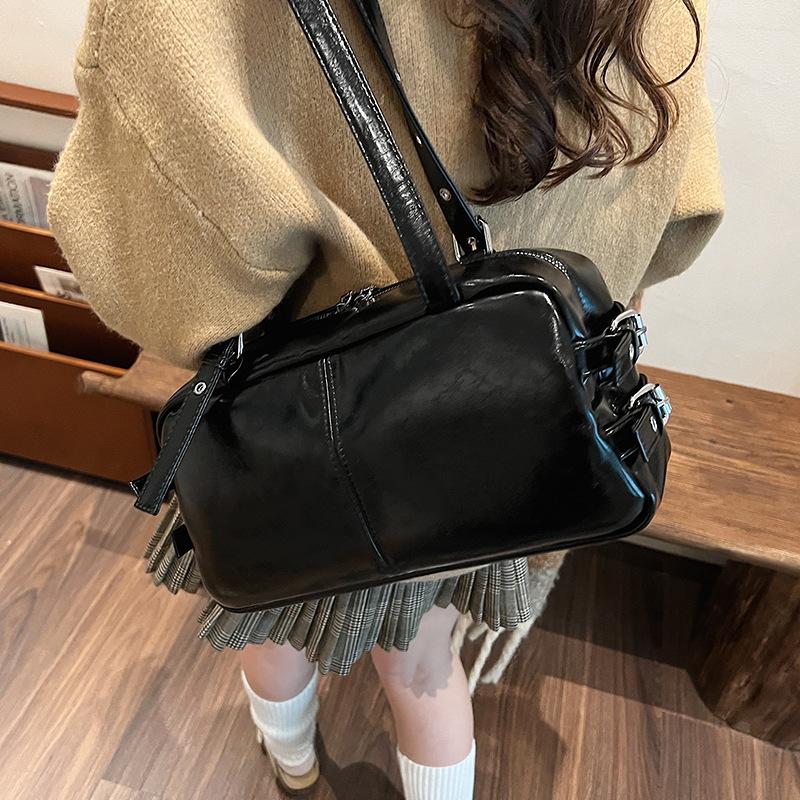 Niche retro pillow bag large-capacity handbag women's high-end underarm bag versatile shoulder messenger bag