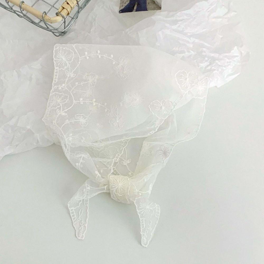 Foulard a Triangolo in Pizzo Traspirante Protezione Solare Leggero Sottile Fascia con Fiori Ricamati Sciarpe Stile Pastorale Sciarpa da Testa in Ramia
