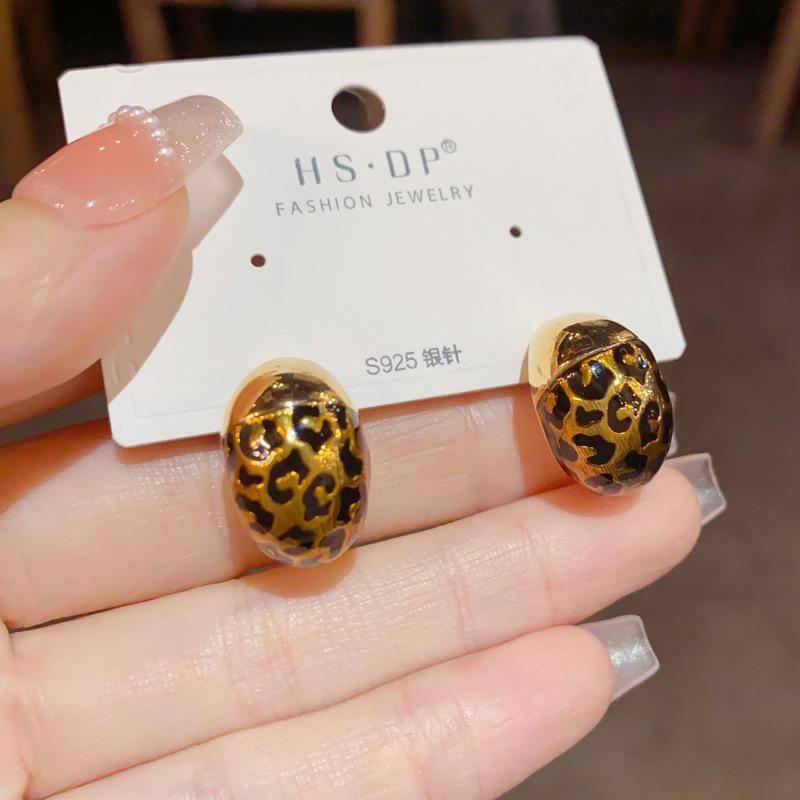 Серьги Серебряная Игла Ретро Личность Уникальный Леопардовый Принт Полукруглый Темперамент Модный и Простой Дизайн
