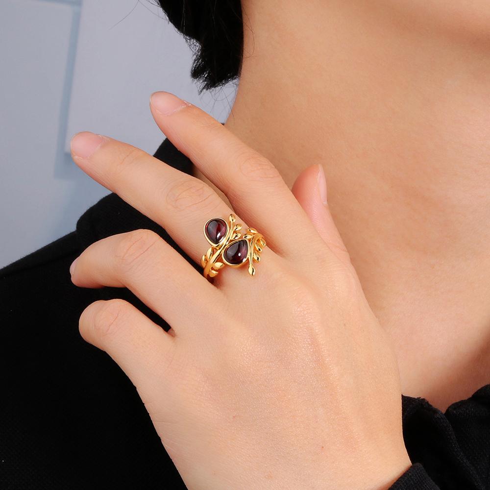 New Natural Garnet Gemstone Fancy Leaves Style Adorable Silver Ring for Women Engagement & Special Occasion Luxury Jewelry Gift