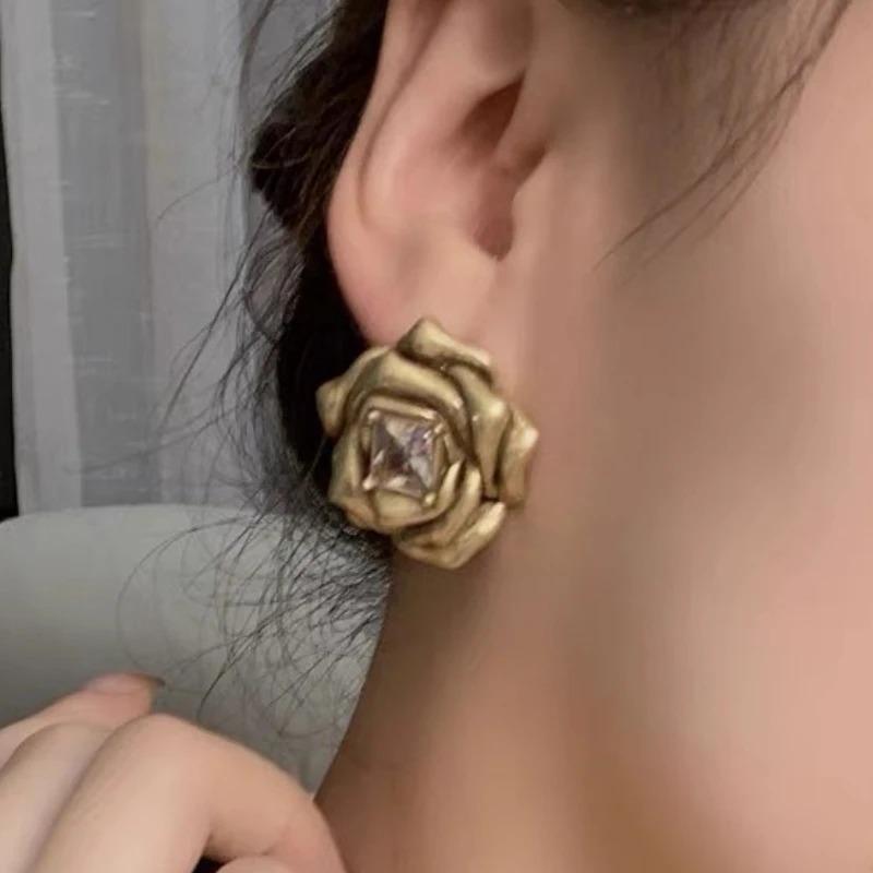 Trendy Zircon Elegant Temperament Metal Flower Earrings For Women Female Gifts Delicate Design Ear Accessories Hot Selling