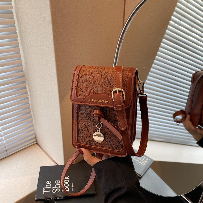 

Модная мини-квадратная сумка женская 2025 новая высококлассная универсальная на плечо, сумка-мессенджер, сумка для мобильного телефона коричневый