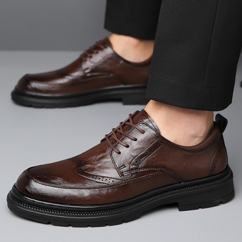 Fashion Men Brogue Leather Casual Shoes Luxury Brand Soft Mens Sneakers Breathable Moccasins Mens Walking Wedding Shoes Zapatos Hombre