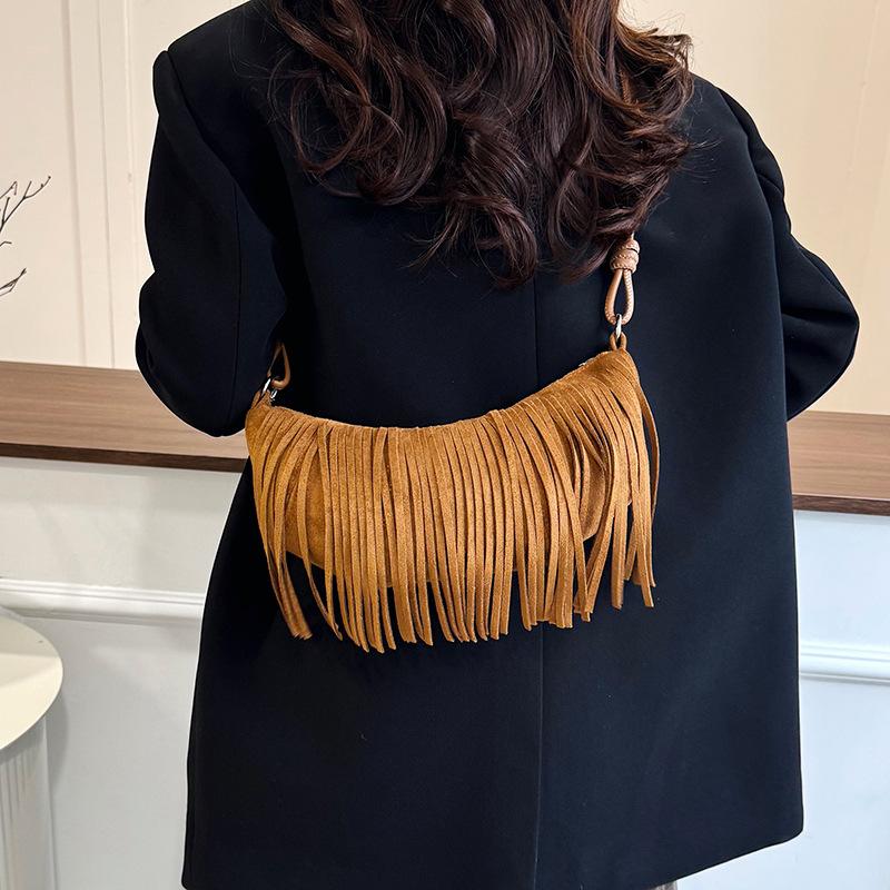 Fringed Bag, Retro and Fashionable, Hot Girl Single-shoulder Bag, Crossbody Horn Bag