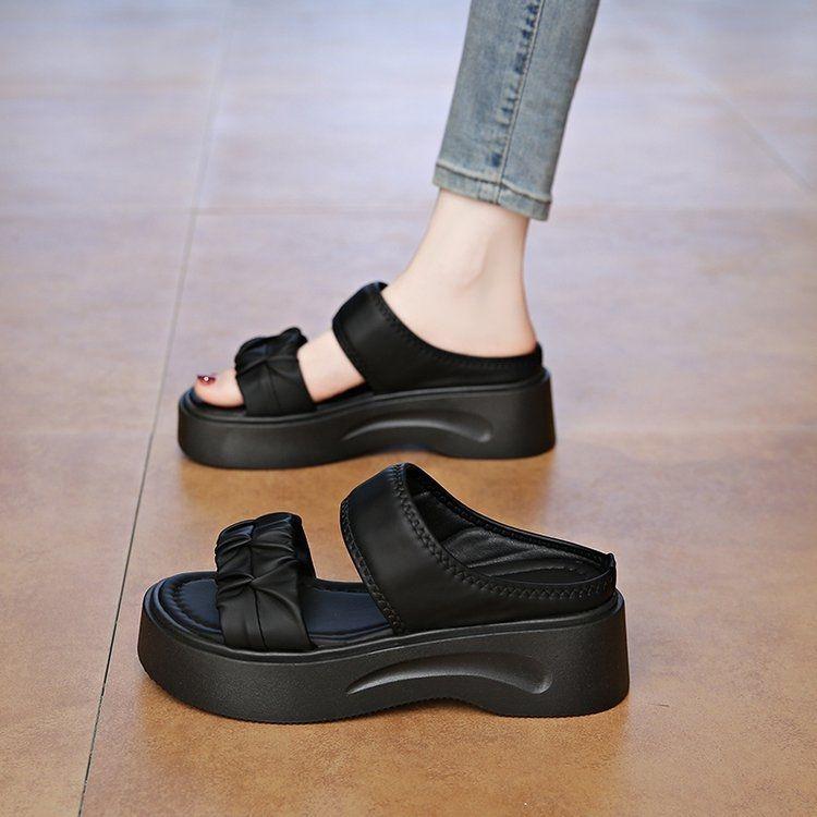 High-end thick-soled cool slippers for women's summer outer wear, new models, not tired feet to increase height, soft-soled beach one-word sandals