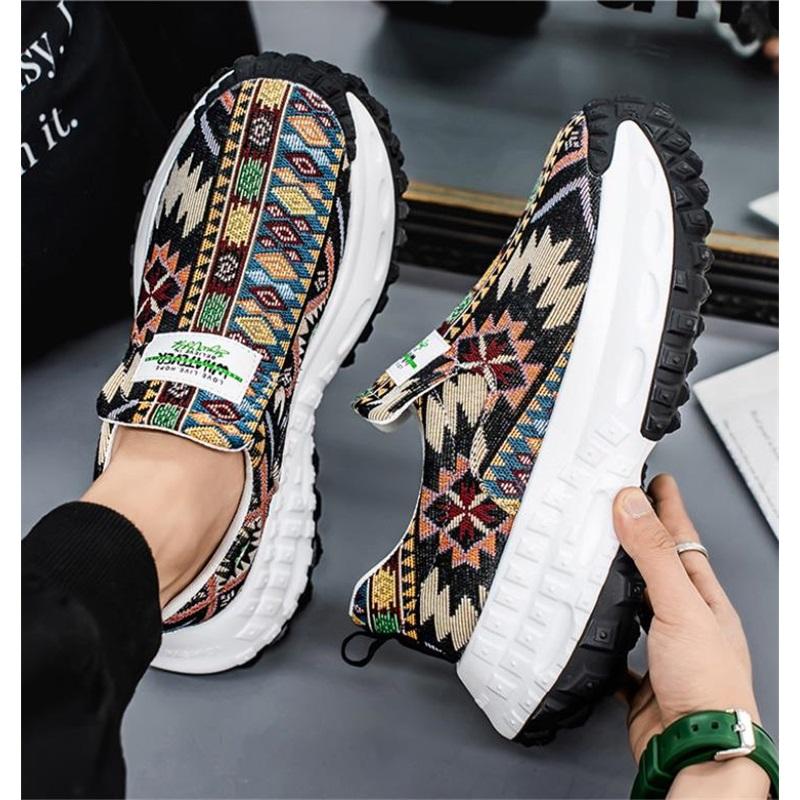Breathable and comfortable men's sports shoes, fashionable thick-soled sports shoes