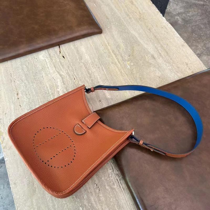 2026 New Top Layer Cowhide TOGO Leather Color Blocked 22 Yi F Lin Bag Unisex Crossbody Cross-border