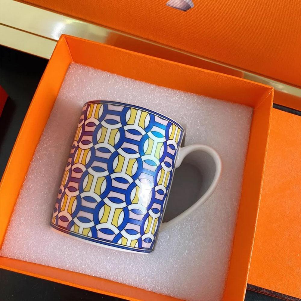 Europäischer Leichter Luxus Fortschrittliches Knochenporzellan Tasse Becher Becher Exquisite Nachmittagstee Hochwertige Tasse Wasserbecher Kaffeetasse Weihnachtsgeschenke