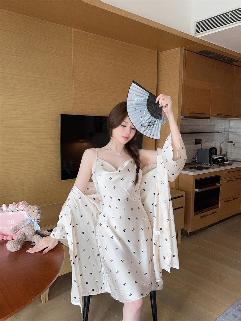 Sexy Pyjama Damen Eis Seide Dünn Schwingender Kragen Reiner Verlangen Stil Druck Träger Nachthemd Nachthemd Zweiteiliges Set Zuhause Neue Kleidung