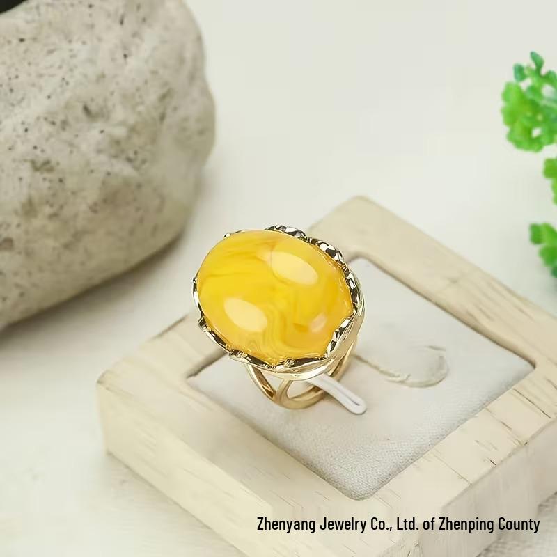 

Natural Beeswax Rose Gold Women s Ring with Pigeon Egg Inlay жёлтый