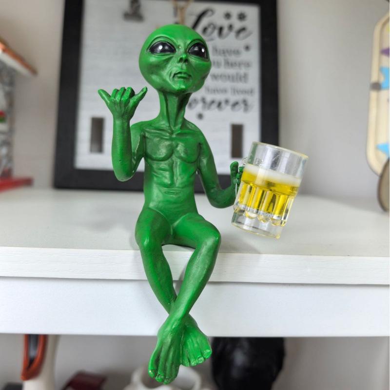 Alien Funny Resin Figurine UFO Indoor Outdoor Garden Novelty Decor Statue Home Ornament Green 12cm