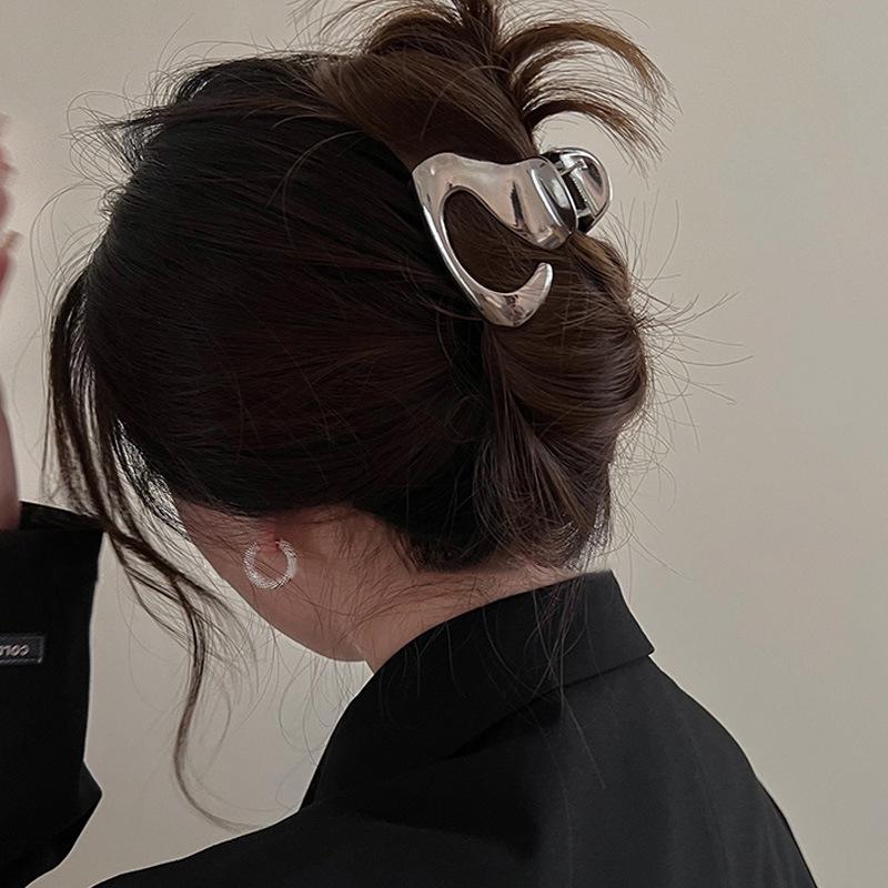 Elegant Metal Hair Bun Clip: Versatile Temperament Hair Accessory for Women