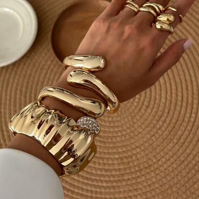 Metal Wind Fold Hug Open Bracelet Bracelet Exaggerated Geometric Glossy Diamond Bracelet Female
