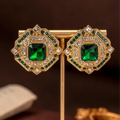 Boucles d'oreilles carrées incrustées d'émeraudes octogonales vintage avec une fabrication lourde Style luxueux Densement Femmes