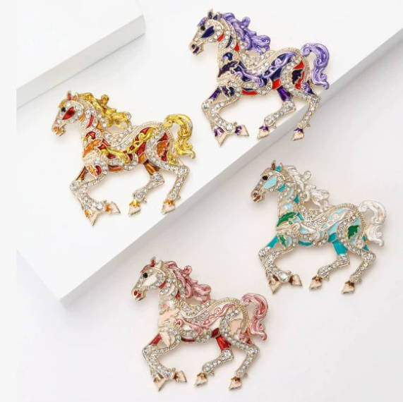 The Little Horse Brooch Is A Creative Animal Brooch With Exquisite Diamond-encrusted Accessories, A Decorative Brooch
