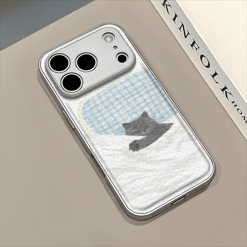 Sleeping kitten is suitable for Apple 17pro mobile phone case iphone16pm leather pattern personalized 14plus anti-drop