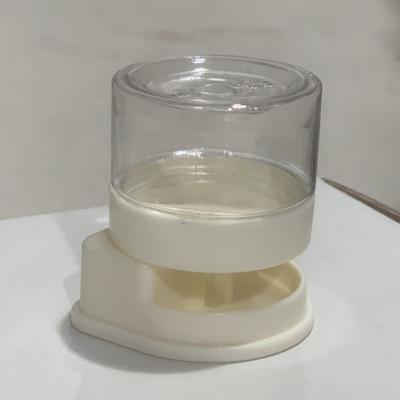 Anti-slip Base Reptiles Water Feeder Plastic Detachable Automatic Water Dish Stable Reptile Water Dispenser