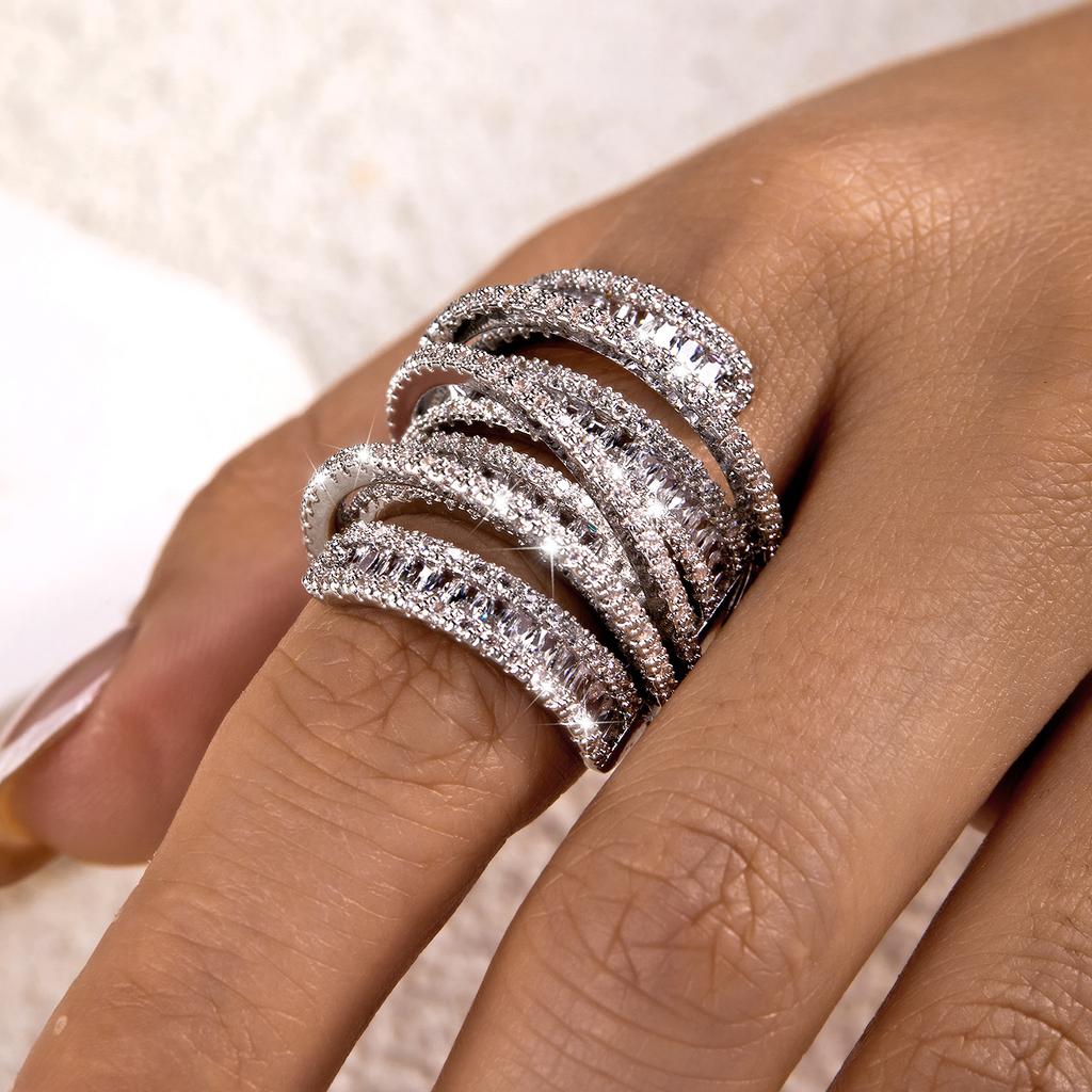 Full Diamond Crushed Ice Wrapped Cubic Zirconia Copper Ring for Women Bling Twisted Vine Sparkle Stackable Finger Jewelry