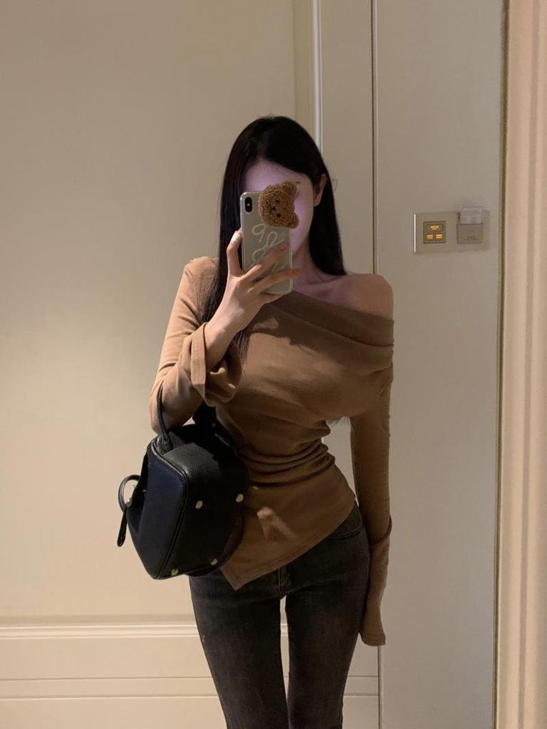 Sleek Off-Shoulder Slim Fit Long-Sleeve T-Shirt for Women - Early Autumn Essential