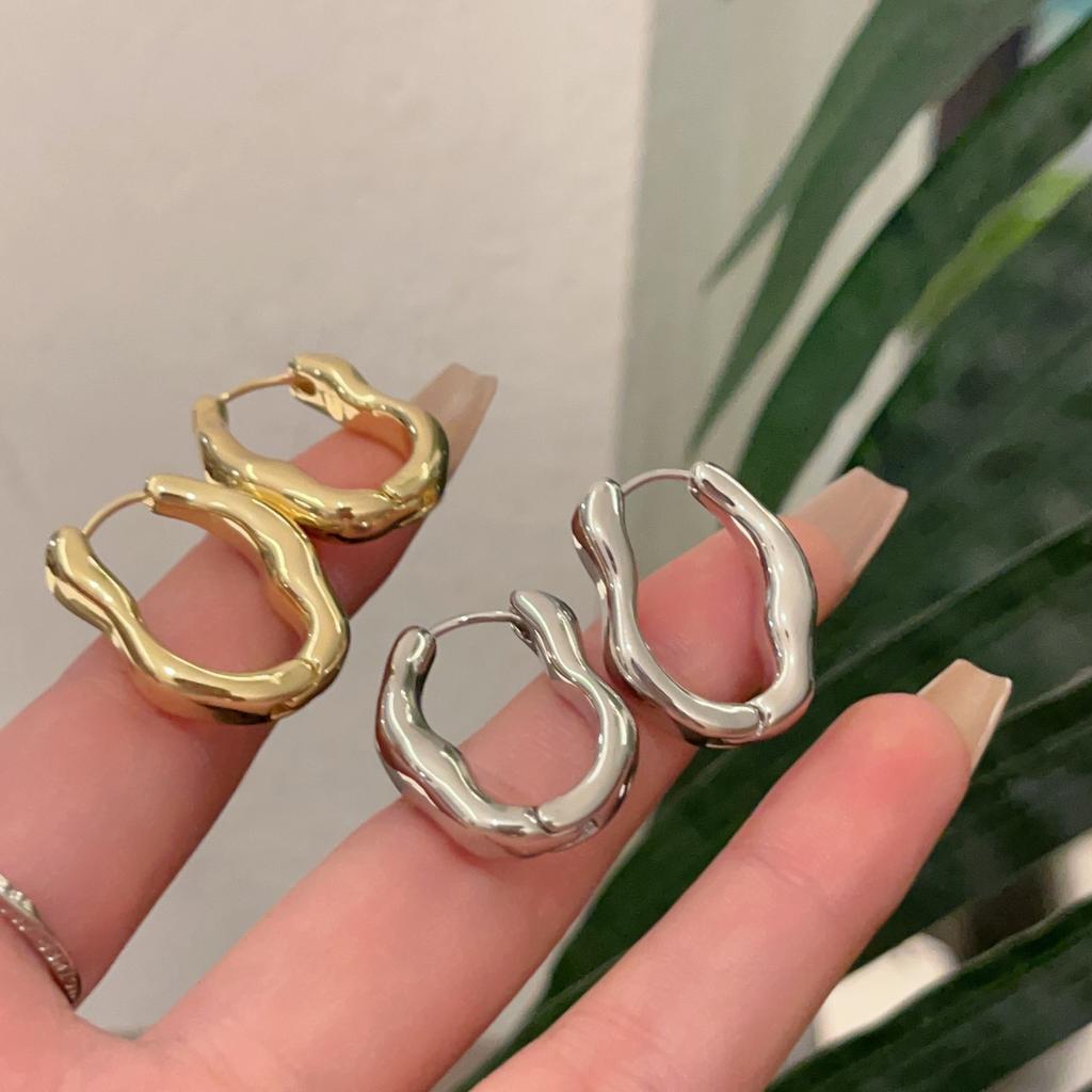 Simple Irregular Oval Hoop Earrings for Women Metal Style Bend Geometric Personality Ear Buckle Accessories Punk  Jewelry