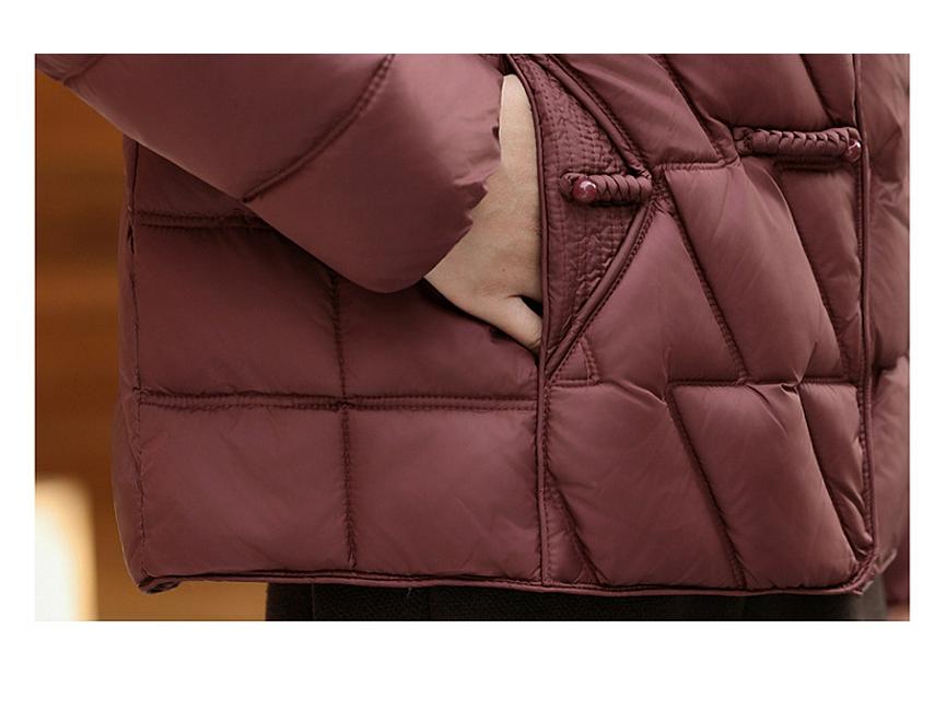 Stylish Winter Cotton Padded Jacket for Short Stature Mothers - Warm, Thin, and Perfect for Middle-aged and Elderly Women