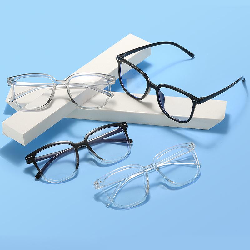 Ochelari Negri Gradați Anti-Lumină Albastră pentru Femei - Esențial Fără Machiaj, Prietenos cu Studenții, Ochelari de Miopie cu Rame Mari Subțiatoare