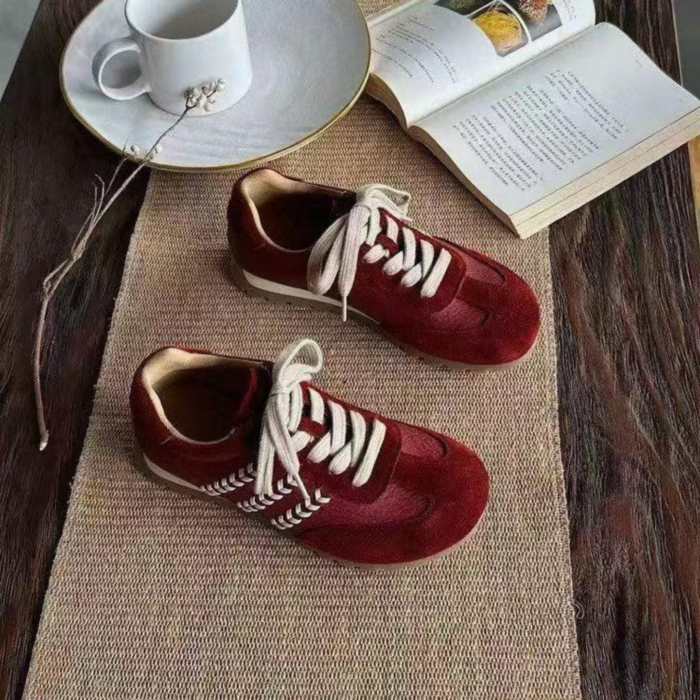 

Leather leopard print German training shoes women s 2025 autumn and winter new thick-soled velvet retro versatile casual sports Forrest Gump shoes 40 красный