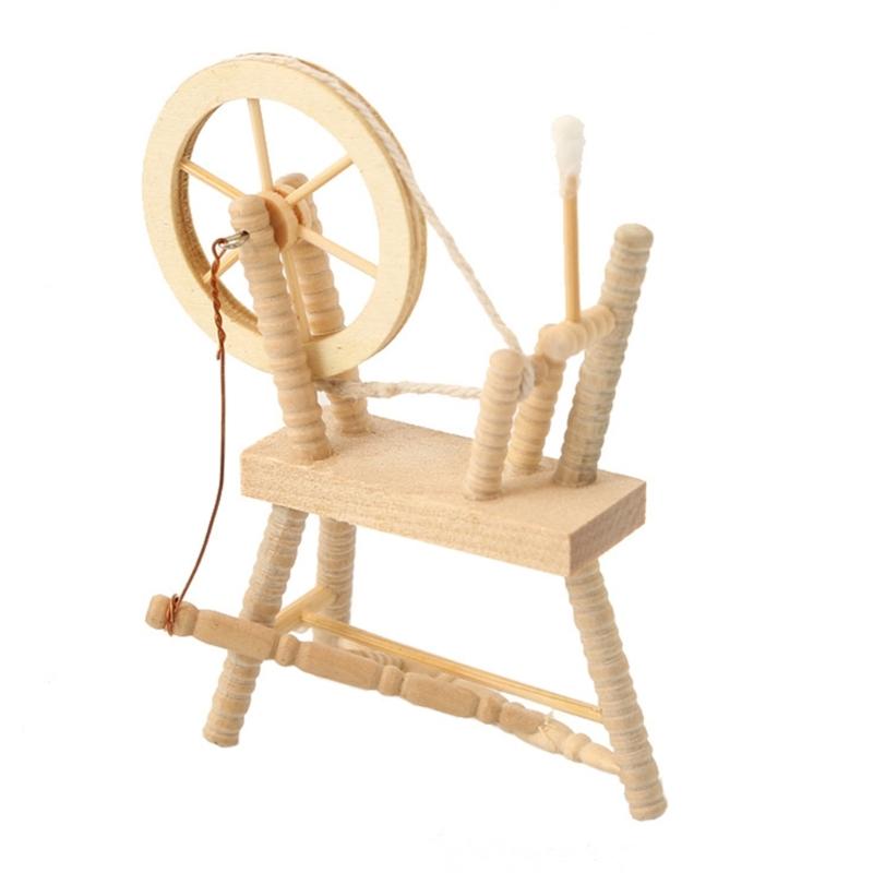 

Ретро модель прялки из дерева масштаба 1/12 для коллекционеров кукольных домиков и энтузиастов, аксессуары для рукоделия 1