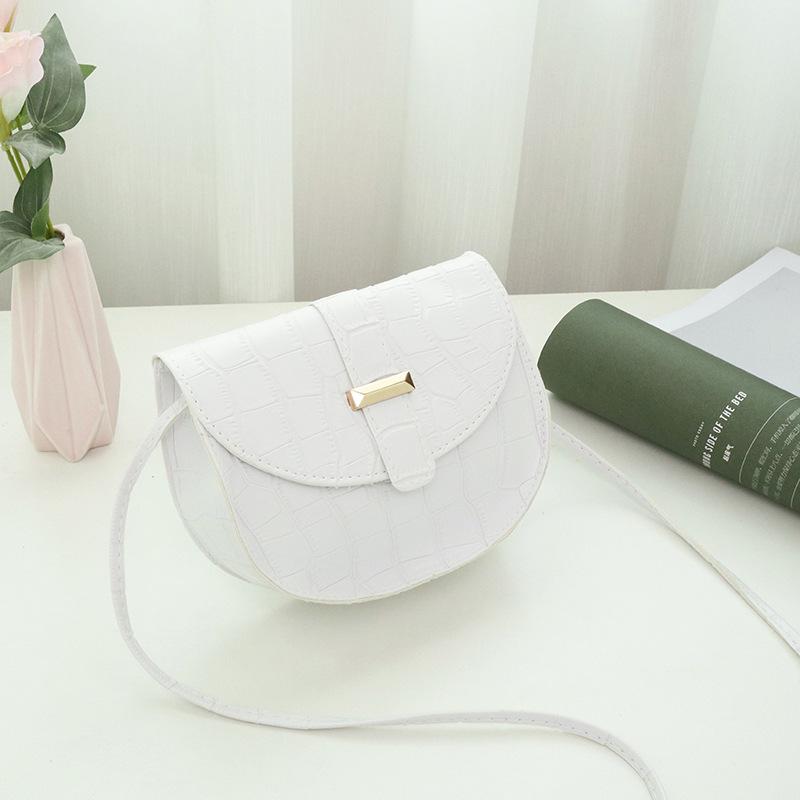 New Fashionable Versatile Shoulder Bag Women's Fresh and Sweet Messenger Bag