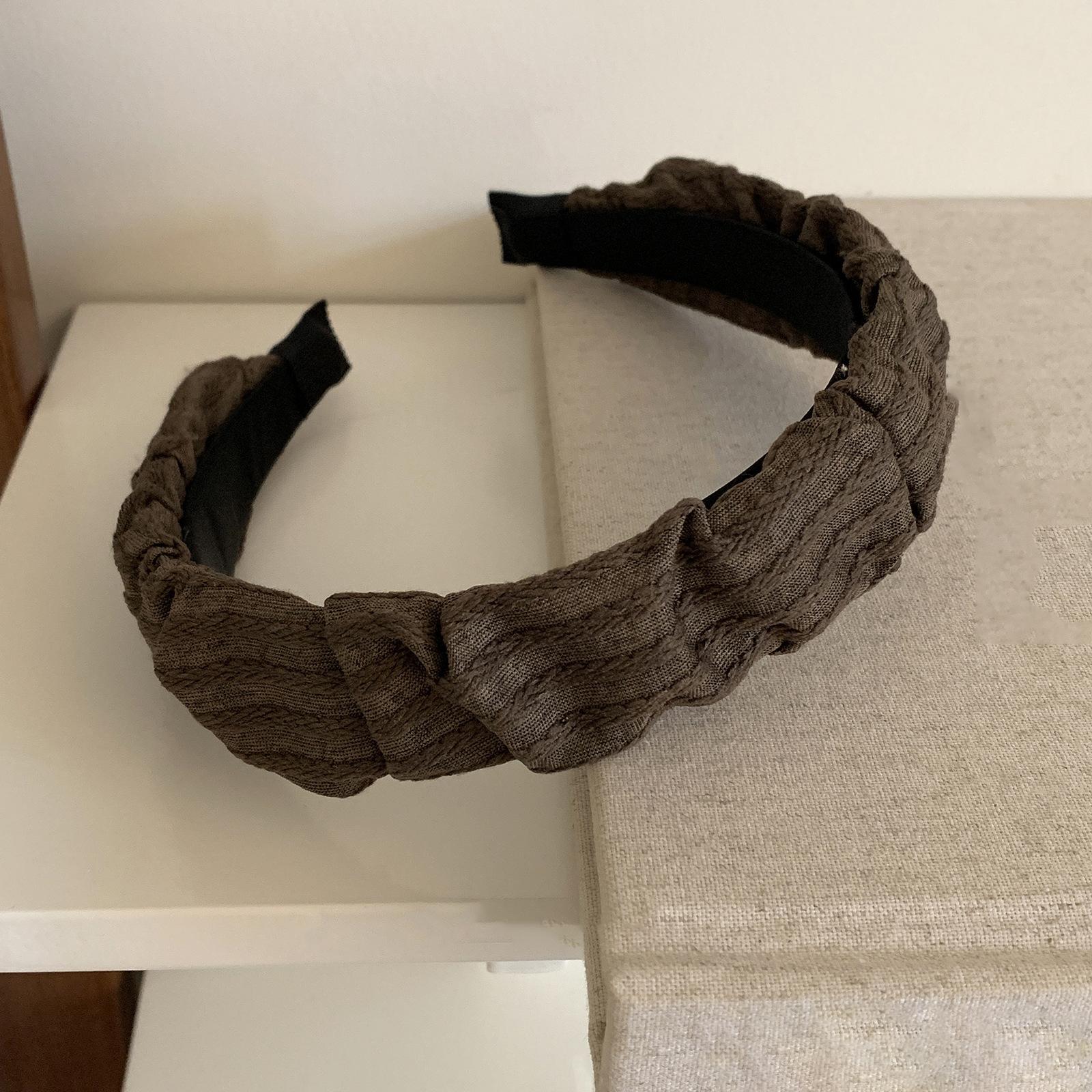 

Тканевый плиссированный полосатый ободок-арка 2025 новый нишевый ретро высокий верх черепа ободок повседневные универсальные аксессуары для волос женщины