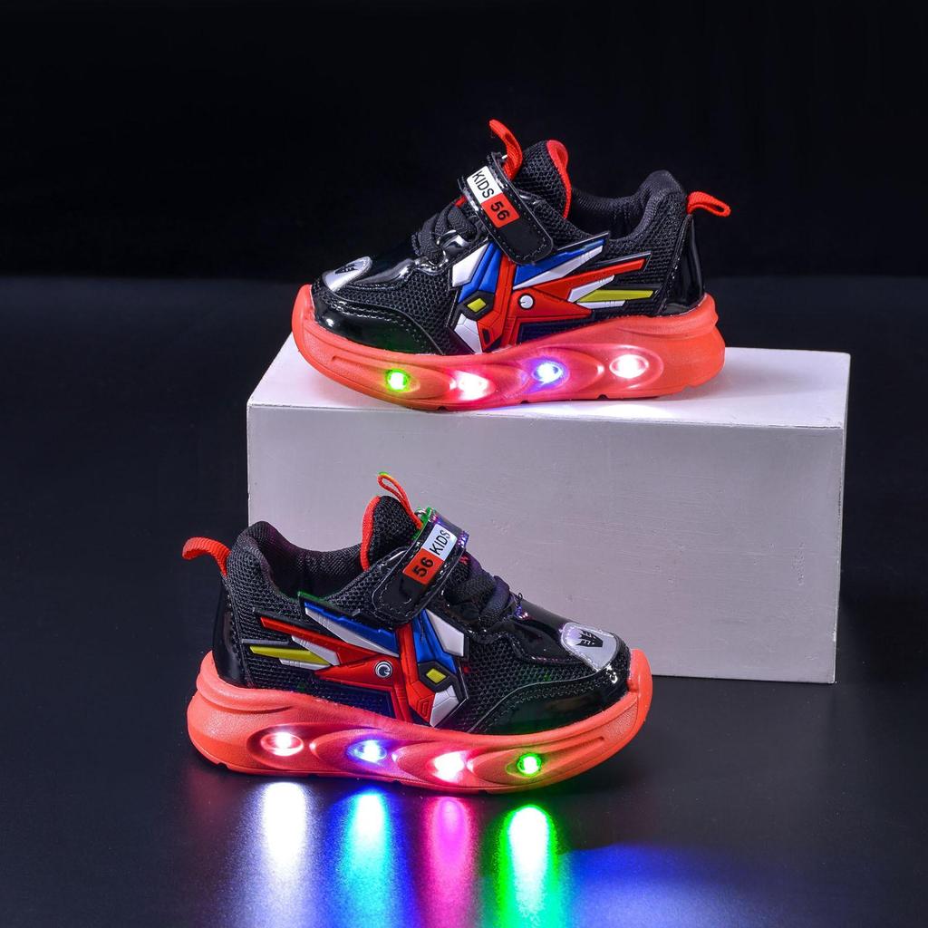 Scarpe da cartone animato Mecha per ragazzi Scarpe sportive casual per bambini Primavera e autunno Scarpe con luce LED