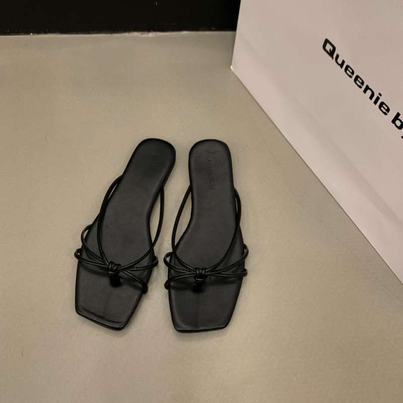 Retro silberne Sandalen Strand weichsohlige flachbodige Hausschuhe für Damen Sommer Zehensandalen Französische Mode Damen Sandalen