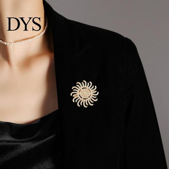 Clothes Brooch Rhinestone Flower Pin, Bow Deer Red Lip Lapel Anti-tarnish Dress Suit Hat Bag Clothing Accessories, Elegant Jewelry for Women