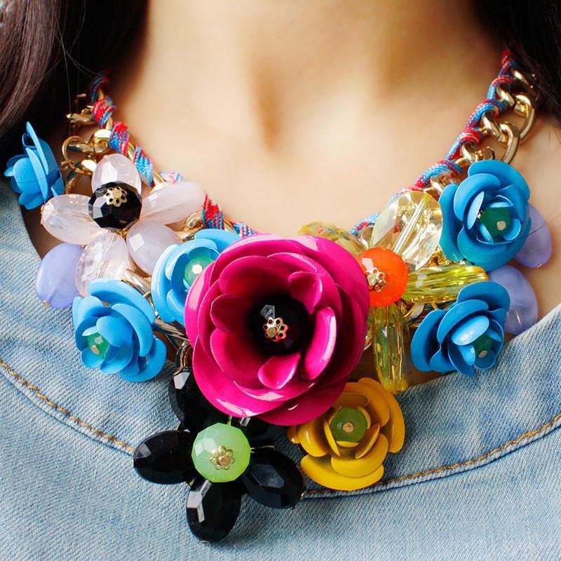 European and American Fashion Necklace: Cotton Rope with Large and Small Flower Pendants, Short Statement Clavicle Design. KTJ