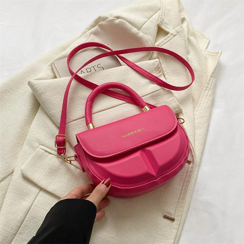 Popular Ladies Handbag 2023 New Retro Shoulder Bag Personality Crossbody Bag Casual Minimalist Saddle Bag розовый