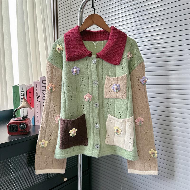 

Сладкое старение Нежный ветер Трехмерные цветы Кукольный воротник Свитер Кардиган Женская осенне-зимняя вязаная куртка One size зелёный