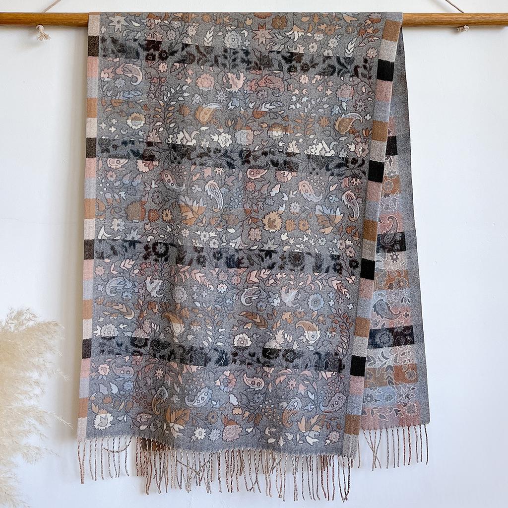 Ethnischer Stil Retro Kontrastfarbe Karomuster Blume Schal Damen vielseitige Quaste Imitation Kaschmir Schal mit hochwertigem Außenmaterial