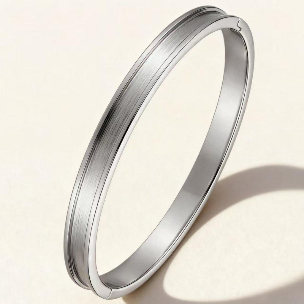 Elegant 4MM Open Titanium Steel Bracelet - Available In 3 Colors, Customizable with Laser Engraving