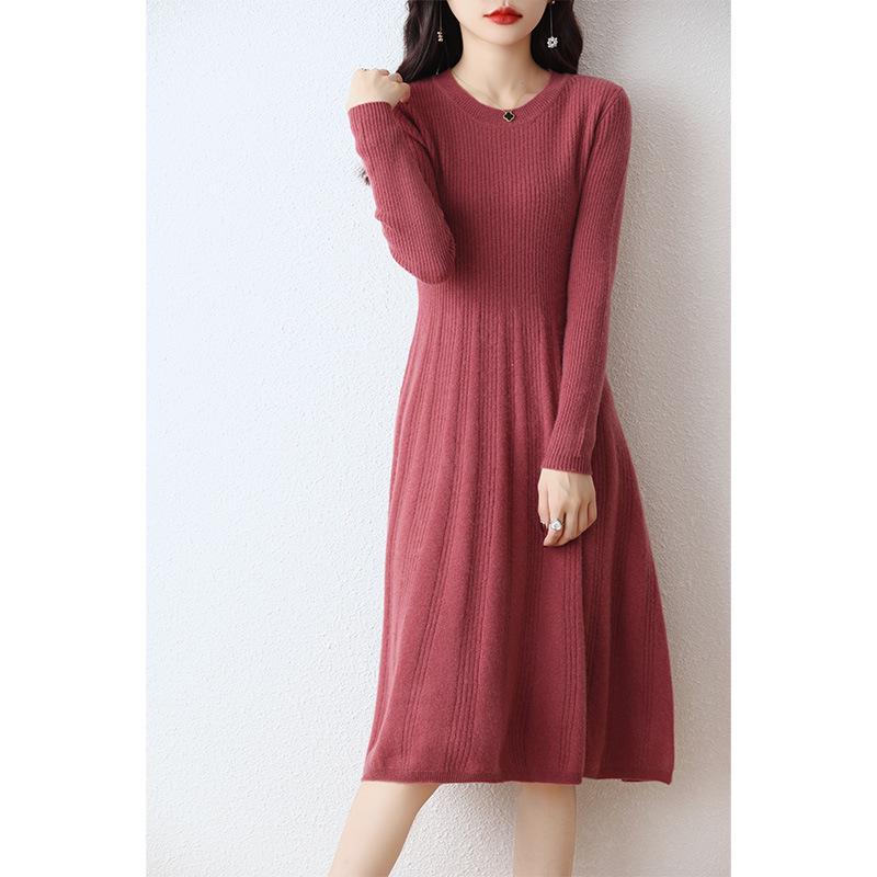 Women's Slim Fit Waist-Cinching Over-the-Knee Knitted Wool Dress - Autumn/Winter Base Layer, Round Neck, New Style